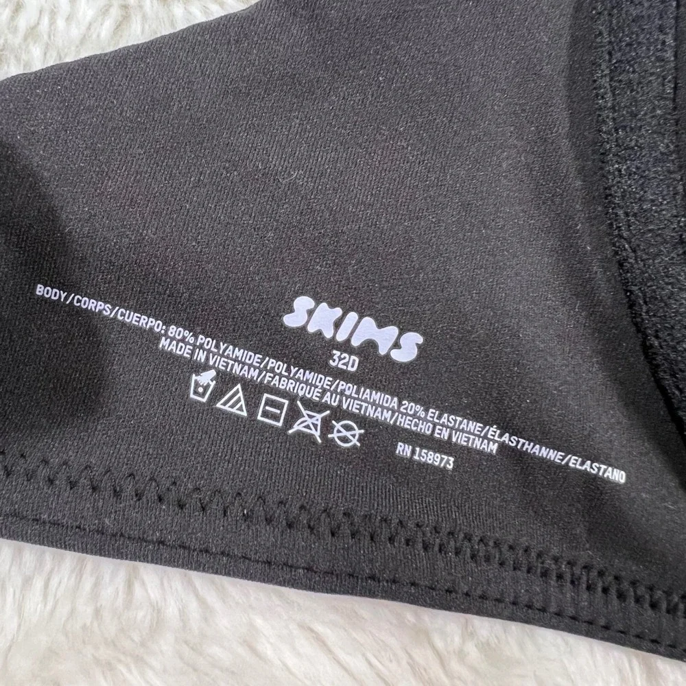 SKIMS Fits Everybody Unlined Underwire Bra Onyx Black Size 32D RN 158973 NWOT